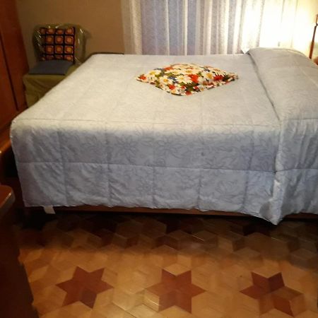 Appartamento Con Parcheggio Pubblico Sotto Casa Saint-Vincent Buitenkant foto