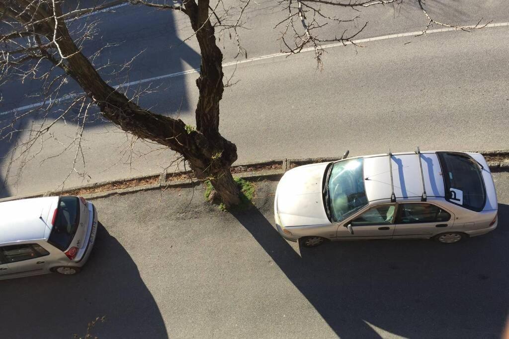 Appartamento Con Parcheggio Pubblico Sotto Casa Saint-Vincent Buitenkant foto