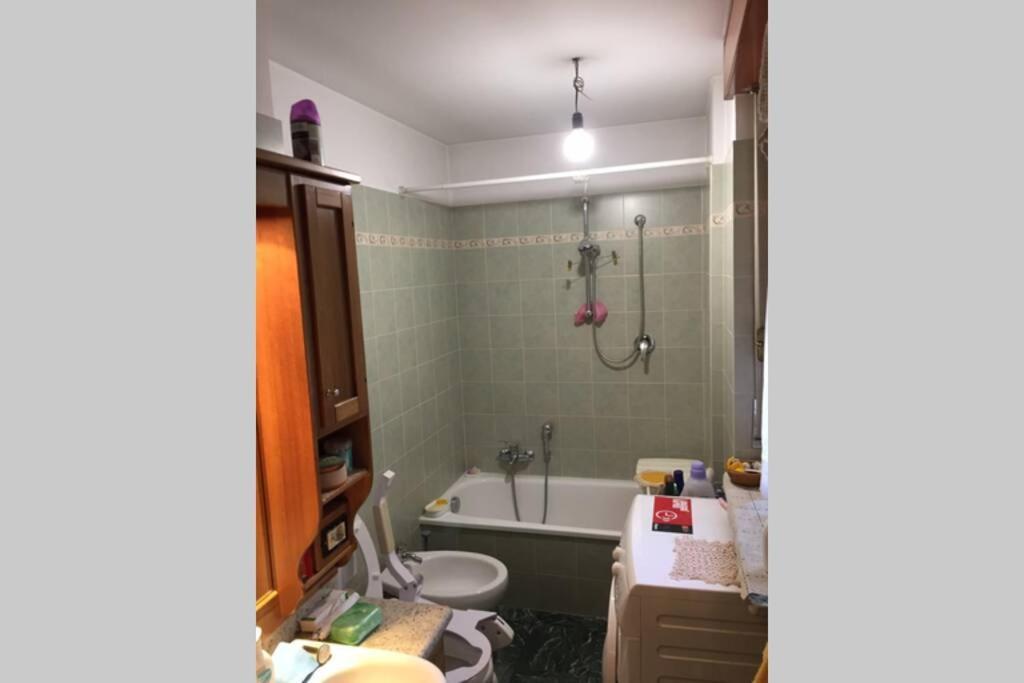 Appartamento Con Parcheggio Pubblico Sotto Casa Saint-Vincent Buitenkant foto